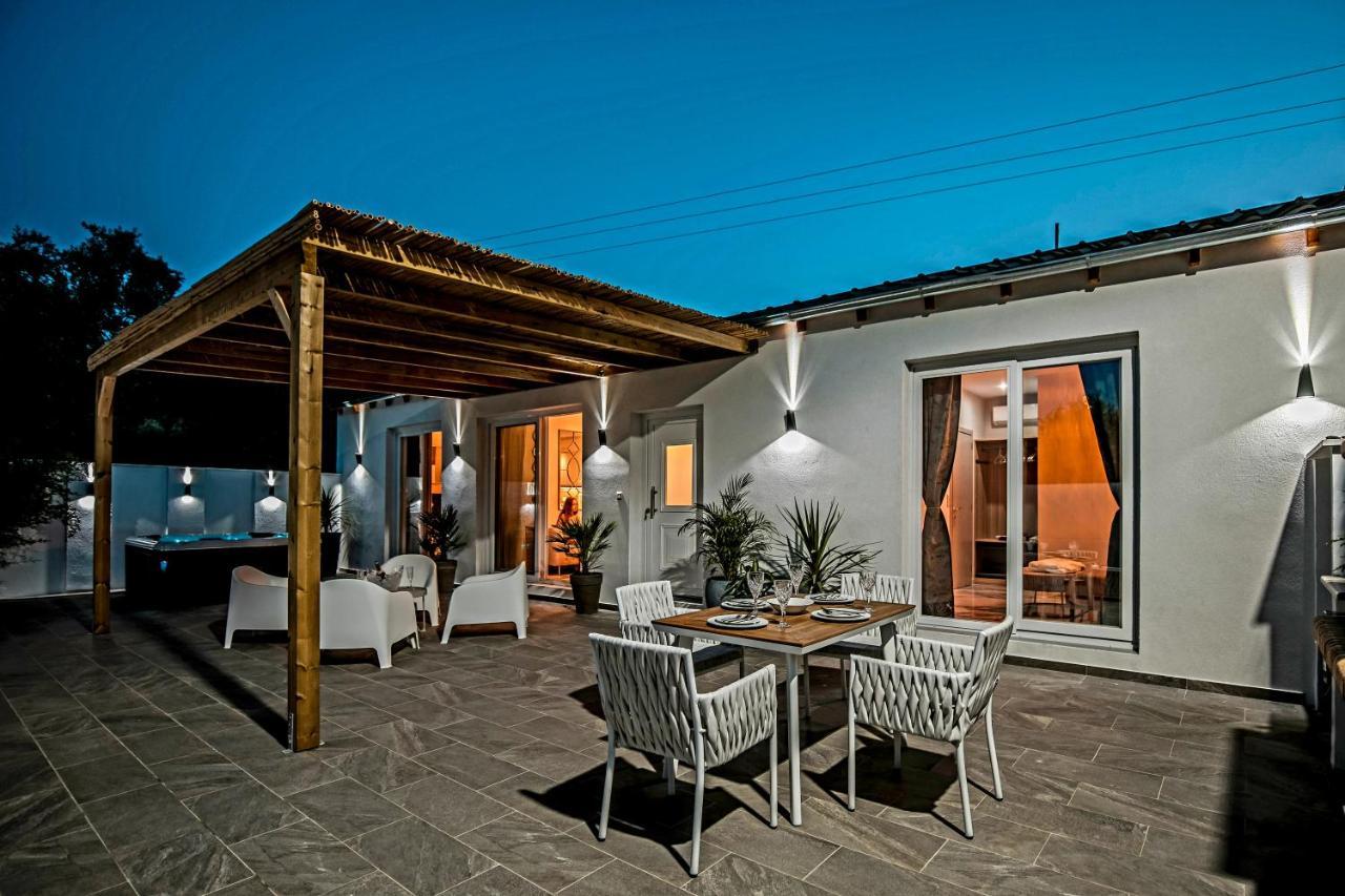 Jacuzzi Deluxe Villa Skala Sotiros Dış mekan fotoğraf