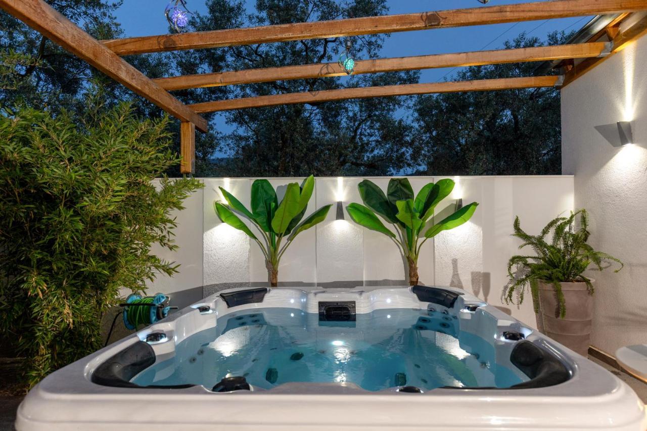 Jacuzzi Deluxe Villa Skala Sotiros Dış mekan fotoğraf