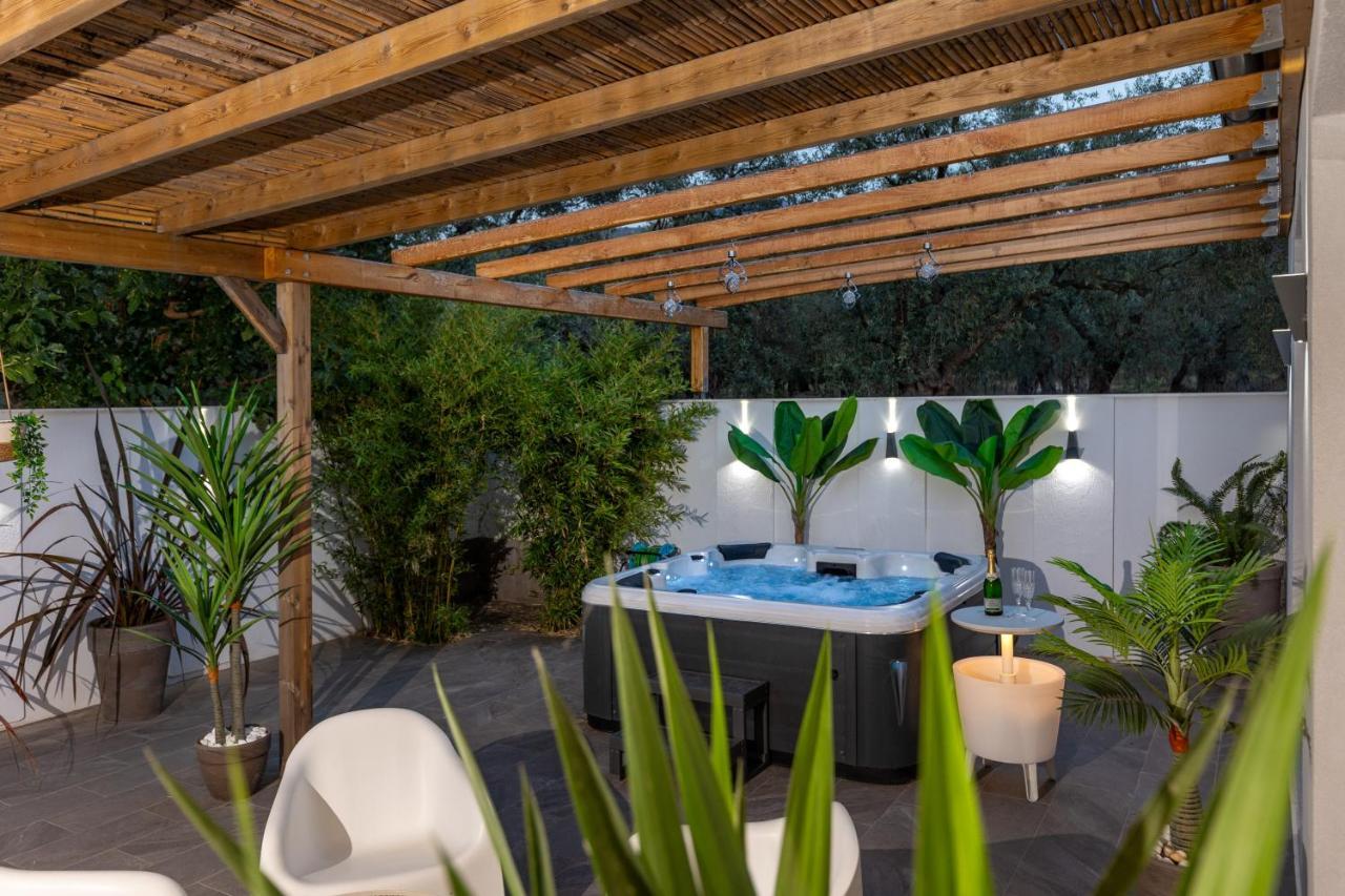 Jacuzzi Deluxe Villa Skala Sotiros Dış mekan fotoğraf